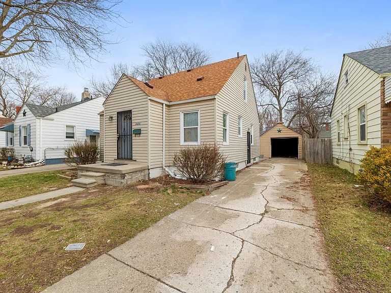 19653 Kenosha St — Photo 2