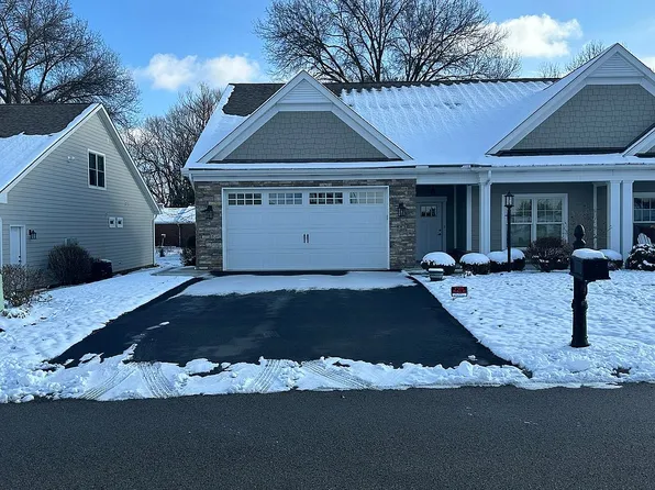 883 Hearthstone Cir, Greensburg, PA 15601