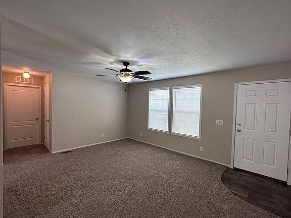 4th image of 516 Courtland Ln #36