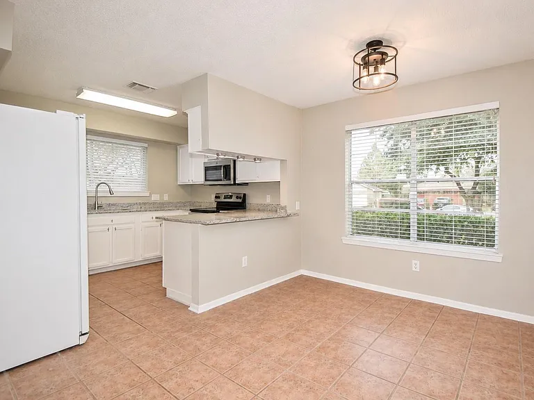 14203 Long River Ct — Photo 4