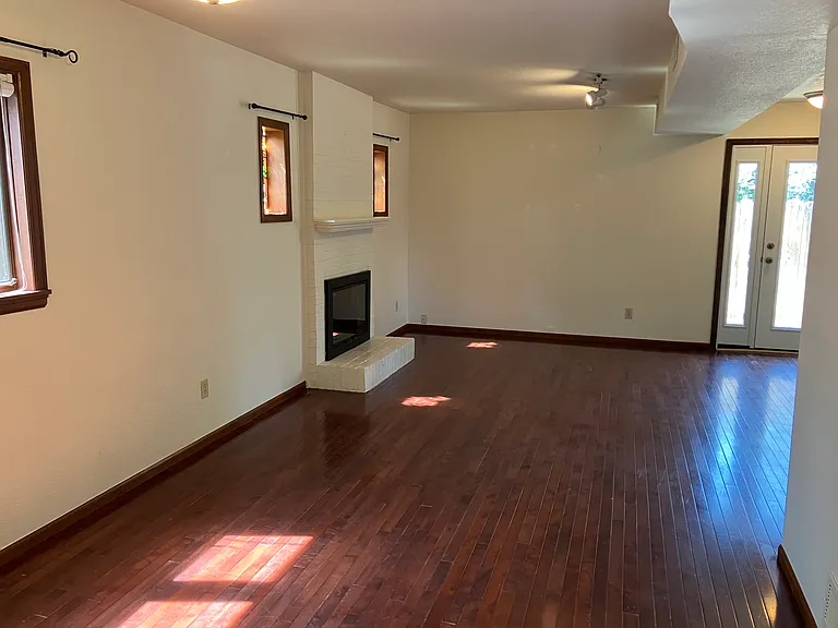 2143 Pine St #2 — Photo 2