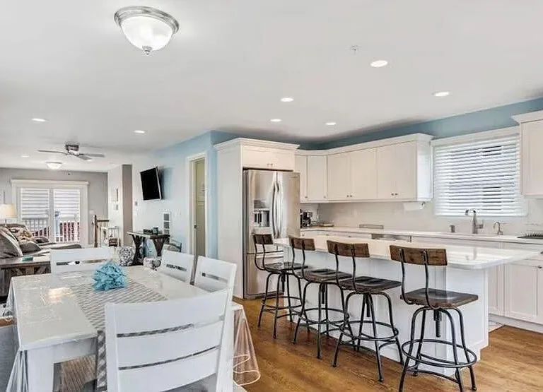 21 Blaine Ave #24 — Photo 6