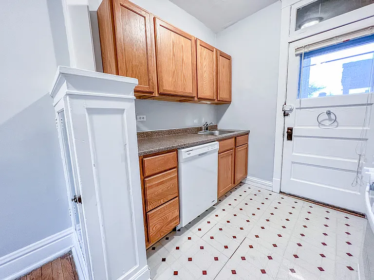 3951 N Hoyne Ave #2 — Photo 1