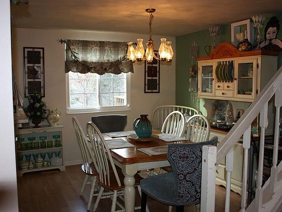 2nd image of 703 Kings Way #703