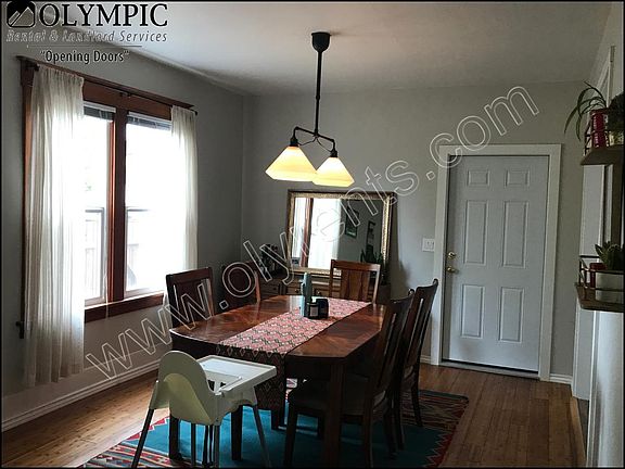 4th image of 1031 N Oakes St