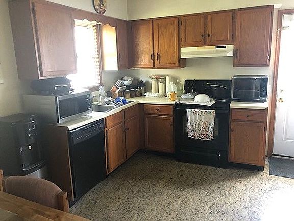 3rd image of 22656 Danfield Dr