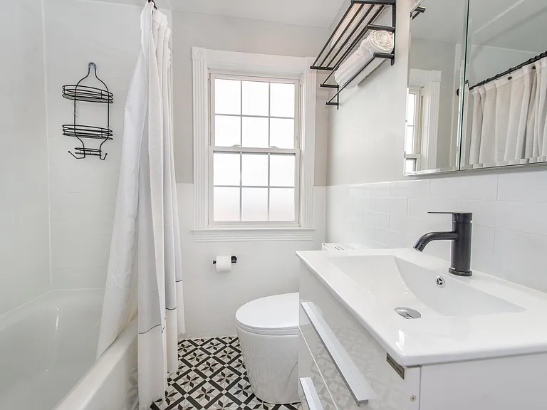 67-75 New England Ave #73G — Photo 7
