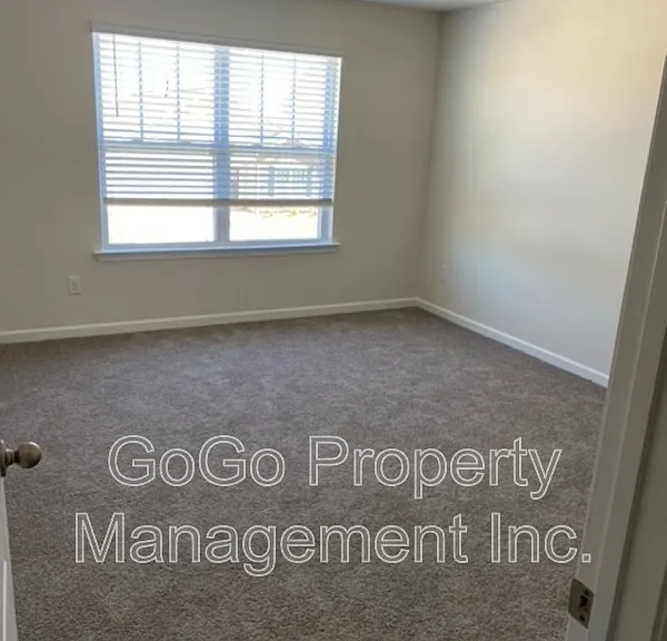 4310 Remington Ave — Photo 18