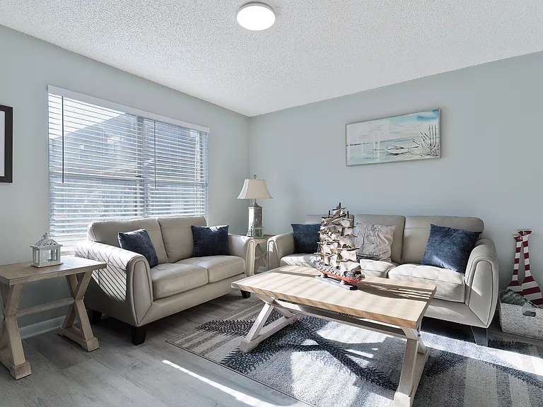 Emerald Cove East — Photo 17