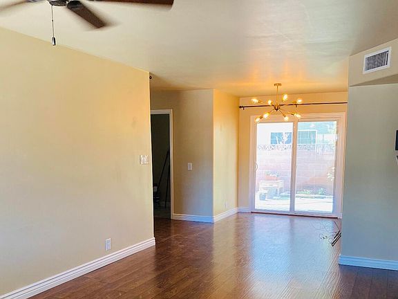 3rd image of 3302 E PINCHOT Avenue #10