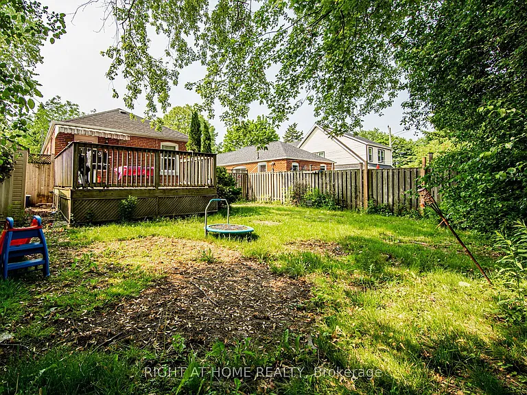 32 Florens Ave — Photo 29