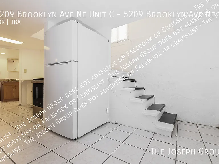 5209 Brooklyn Ave NE #C — Photo 5