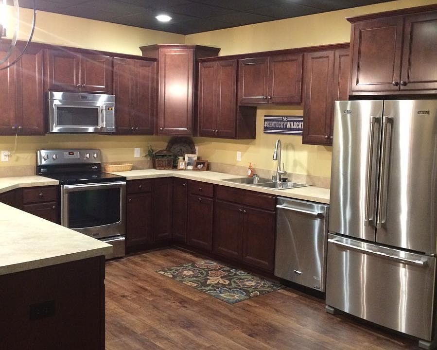 HUGE KITCHEN