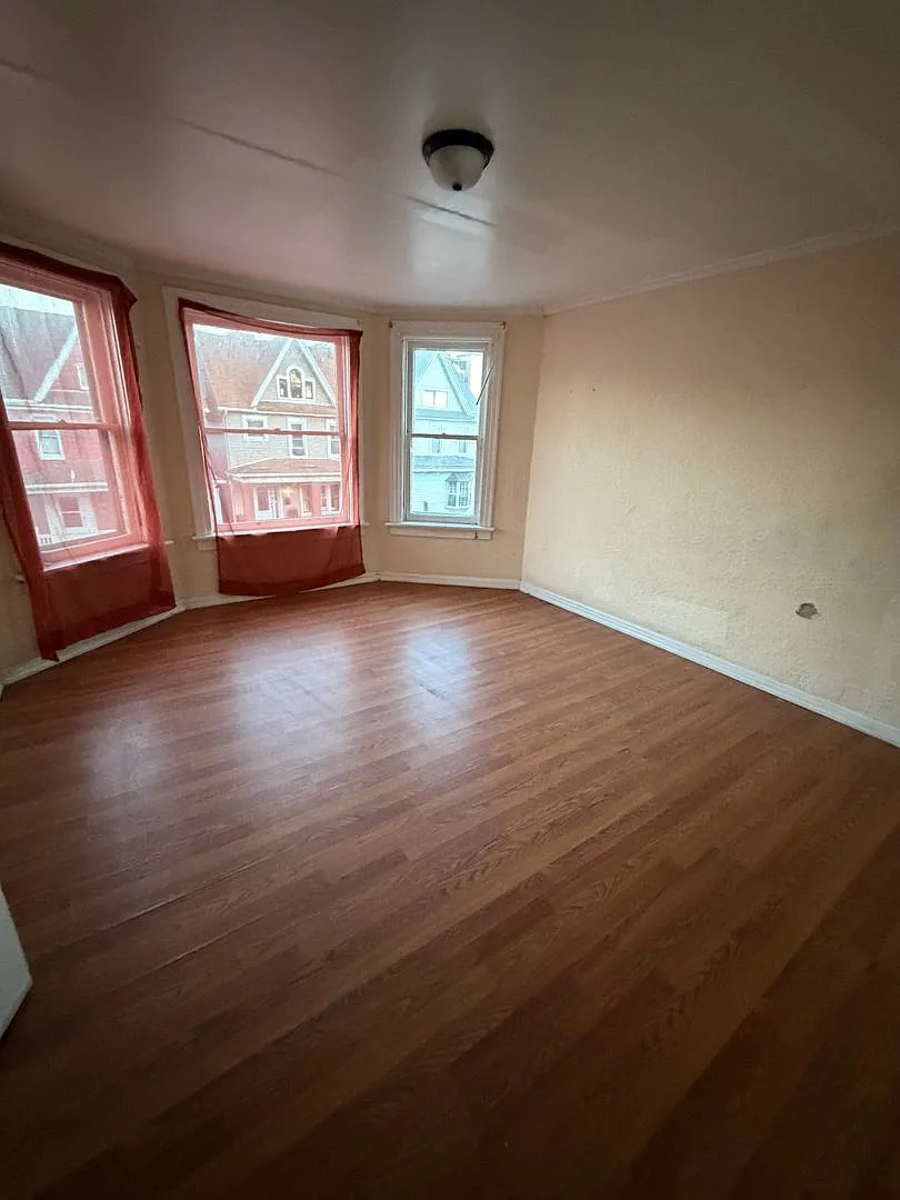 2526 Beale Avenue — Photo 4