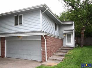 630 Oregon Trl, Lincoln, NE 68521