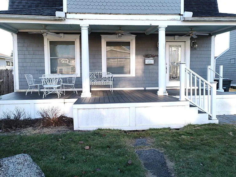 231 2nd Ave — Photo 1