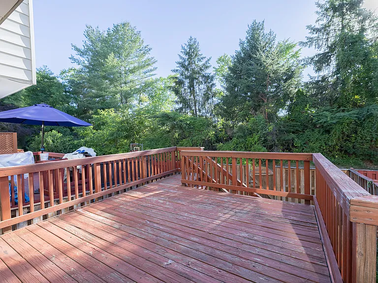 12866 Hyannis Ln — Photo 18