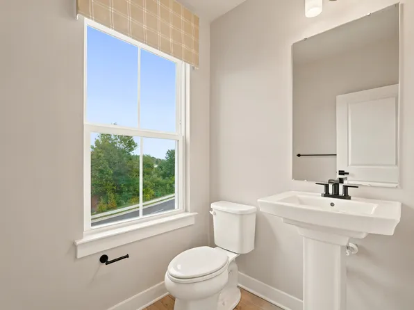 8046 Williamson Blvd, Manassas, VA 20109
