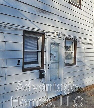 2nd image of 1015 N Scott Ave Building 2-5