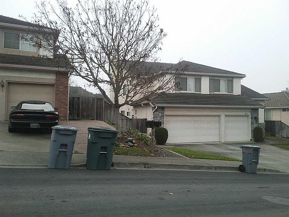 3rd image of 864 Sandhurst Dr
