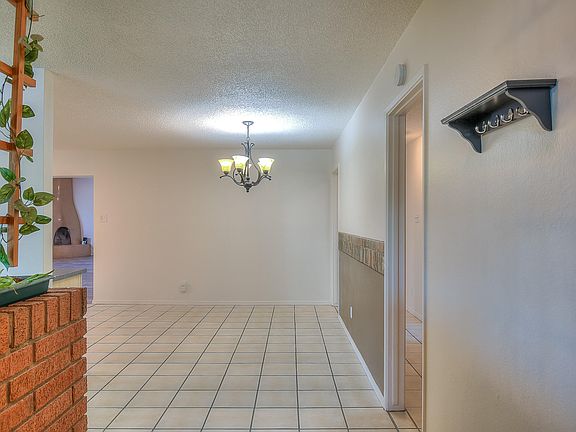 2nd image of 4109 Constance Pl NE