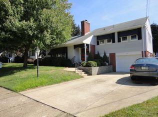 611 Ridgeway Ave, Grove City, PA 16127