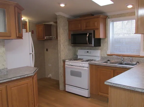 12 Cynthia Cir, Weymouth, MA 02188