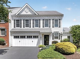 2050 Croghan Dr, Carnegie, PA 15106