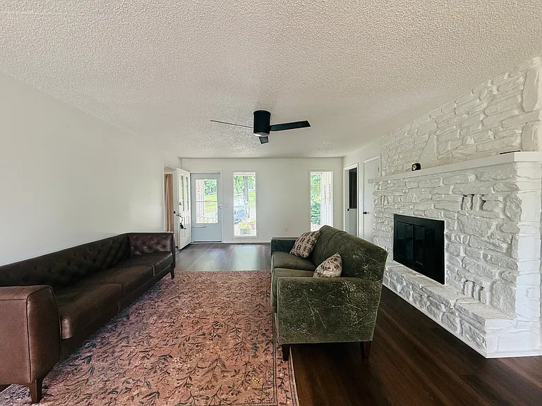 4 Chandler Ln — Photo 4