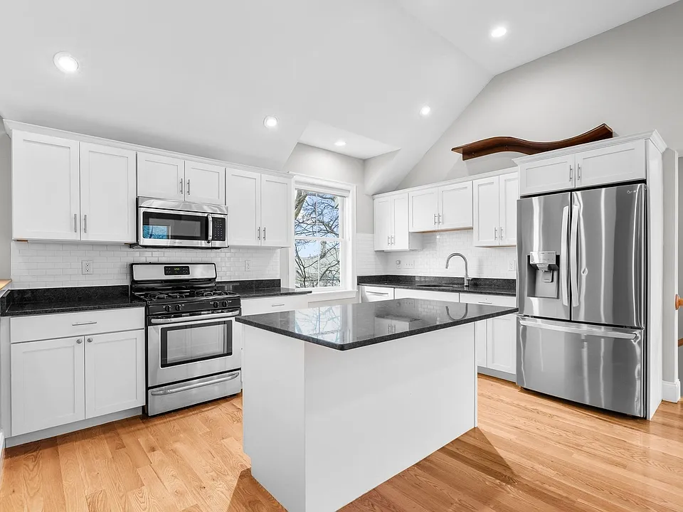 6 Peter Parley Rd #3