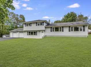 6 Golf Course Rd, Succasunna, NJ 07876