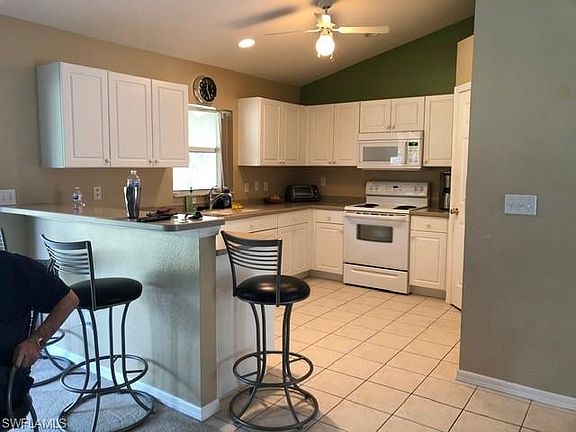 4th image of 509 SW 26th Ter