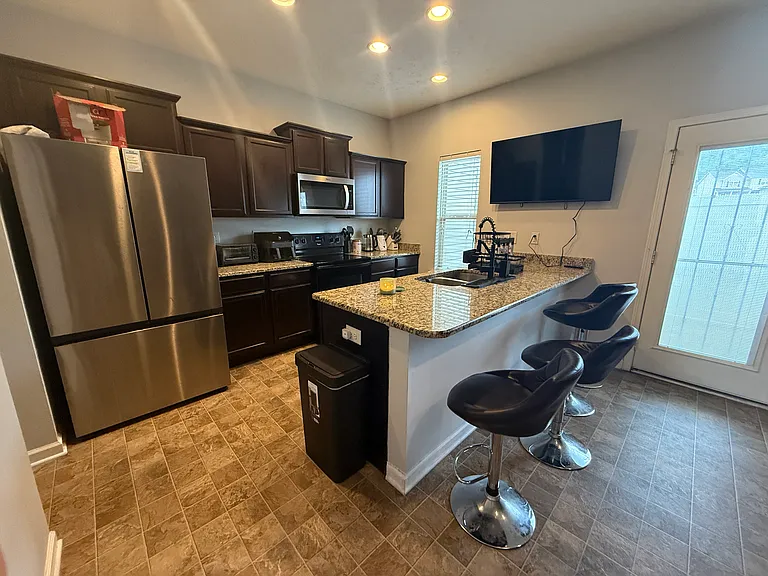 1567 Sprucedale Dr — Photo 4