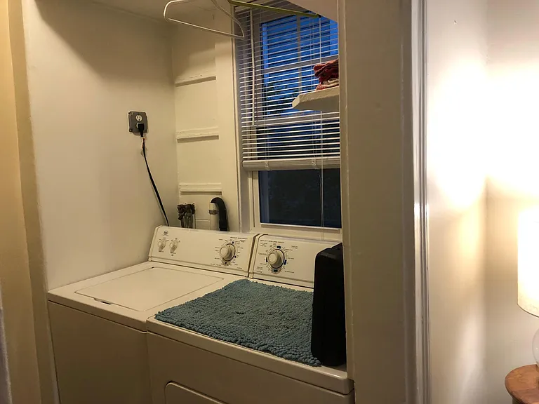 192 Florence St #1 — Photo 10
