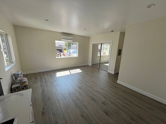 4th image of 545 N Foxdale Ave