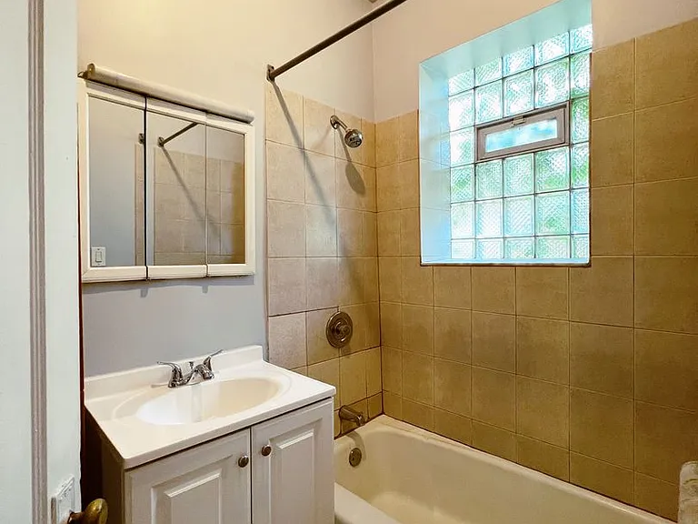 2317 W Eastwood Ave #2W — Photo 7