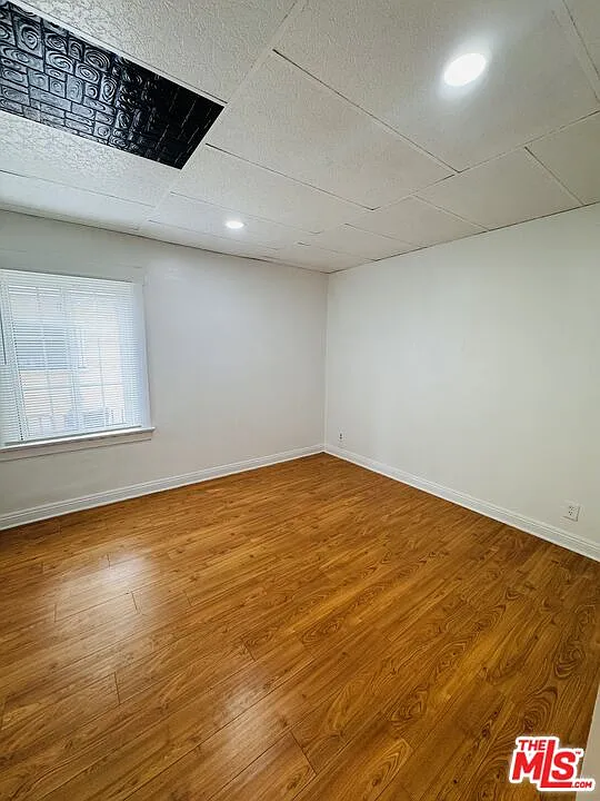 8 bed, 2.0 bath, 1696 sqft, $5,500 — Photo 3