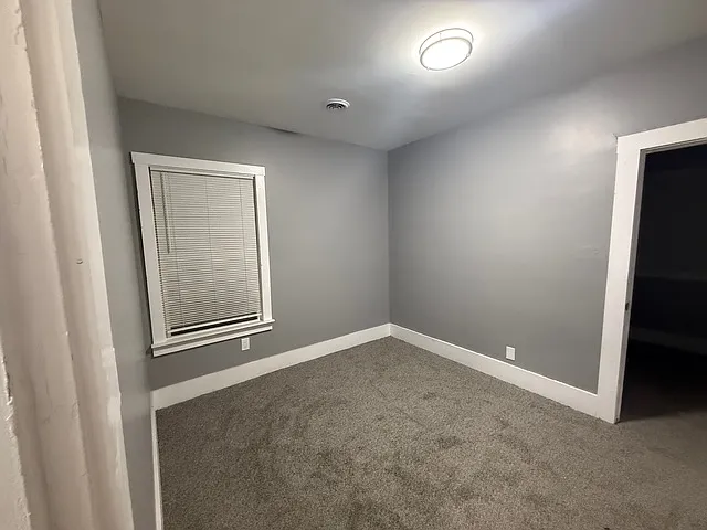 1st BEDROOM