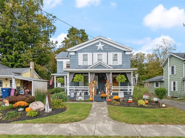 49 Jackson St, Lyons, NY 14489