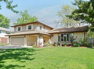 1052 W Kendall Ter, Addison, IL 60101