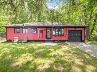 420 Reservoir Rd, Pascoag, RI 02859
