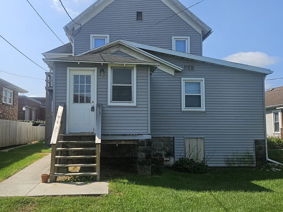 206 E Benton St #BD