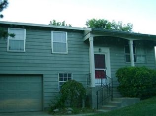 5112 SW 31st St, Topeka, KS 66614