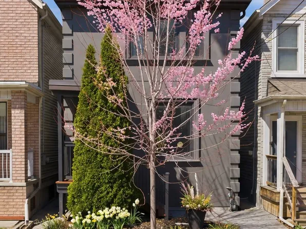 46 Melville Ave, Toronto, ON M6G 1Y2