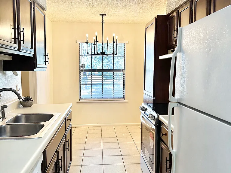2305 N Grand Ave #B — Photo 2