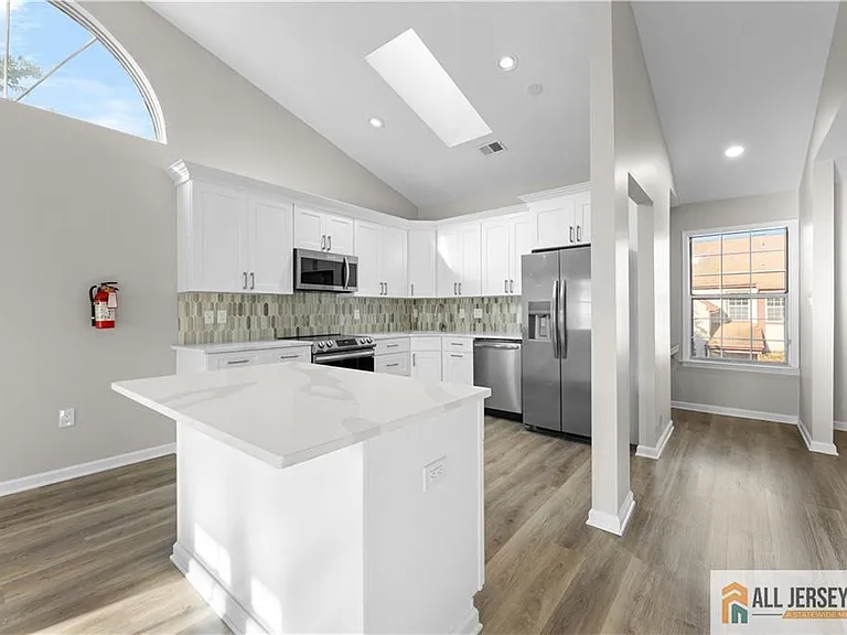 13 Canterbury Dr #13E — Photo 11