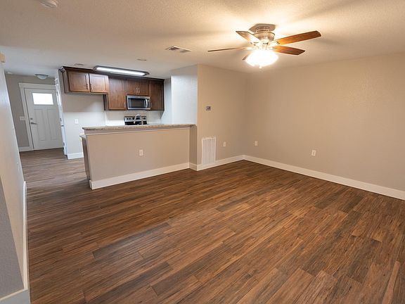 5th image of 514 Frostwood Dr