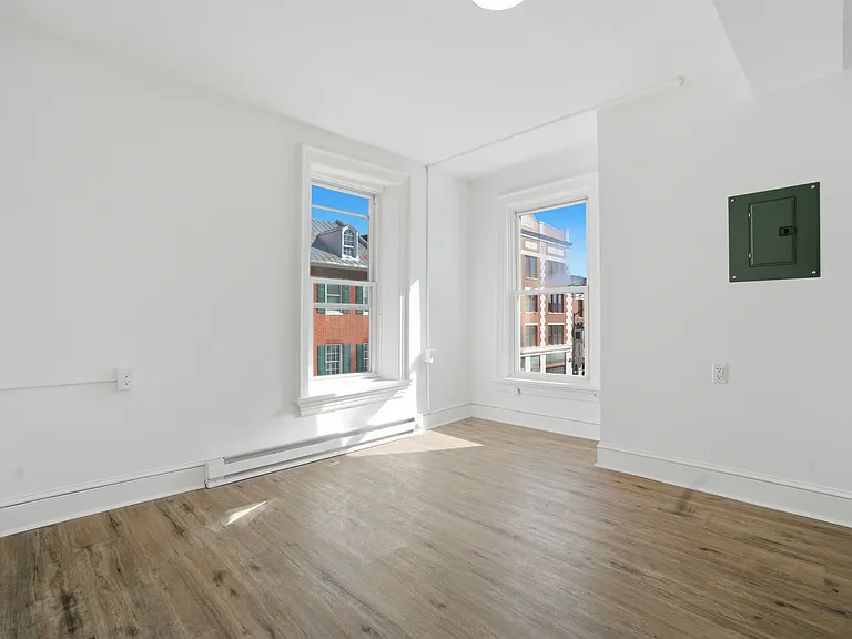 157 W Washington St — Photo 10