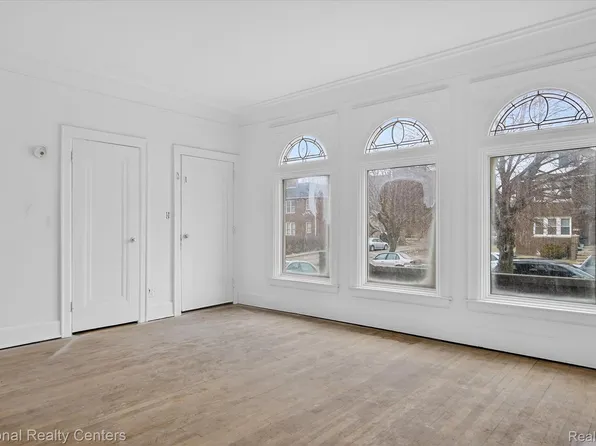 3351 W Grand St, Detroit, MI 48238