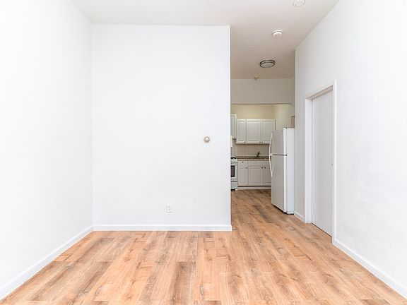 5th image of 797 Franklin Ave #2